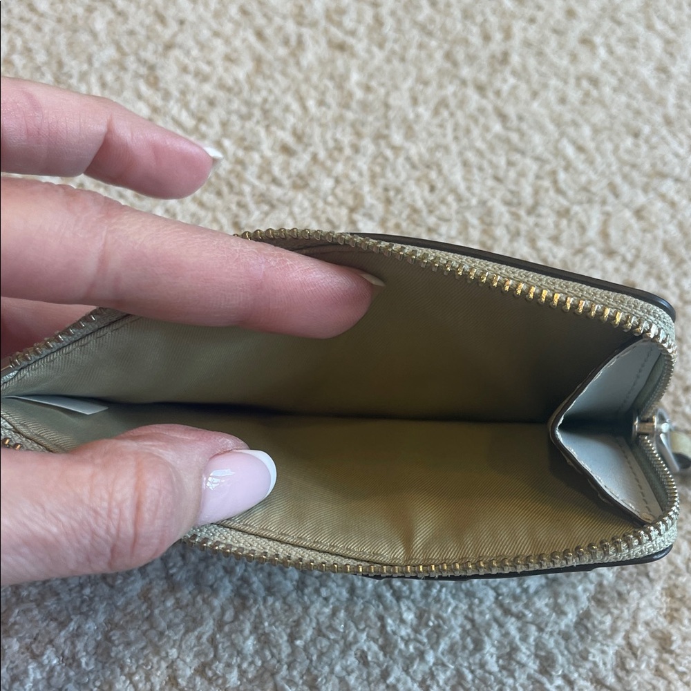 NWOT Tory Burch Tri-Tone Card Holder - Picture 3 of 6